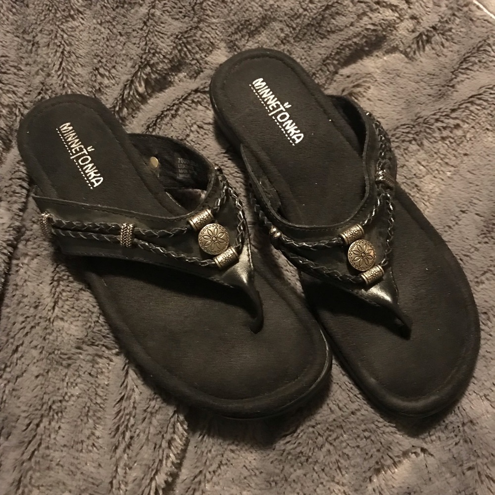 Minnetonka Flip Flops